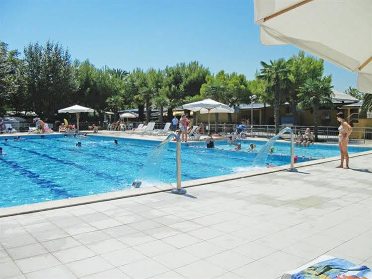 Stork Camping Village Roseto Degli Abruzzi Bagian luar foto