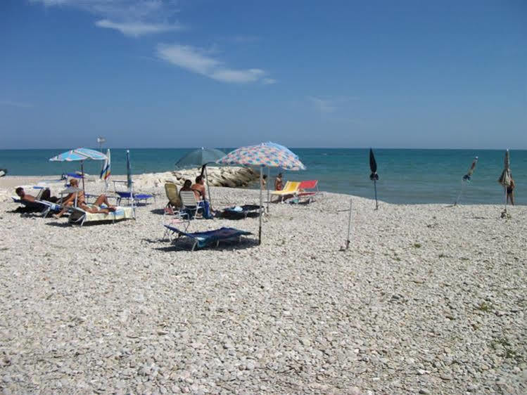 Stork Camping Village Roseto Degli Abruzzi Bagian luar foto